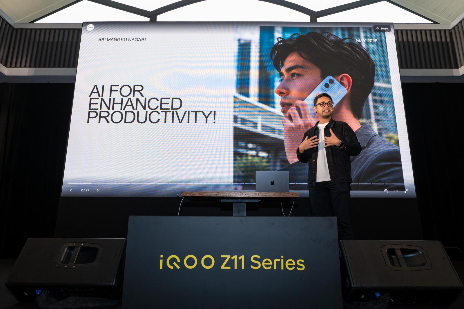 Abi Mangku presenting AI for everyday productivity at the iQOO Z11 Series launch in May 2026